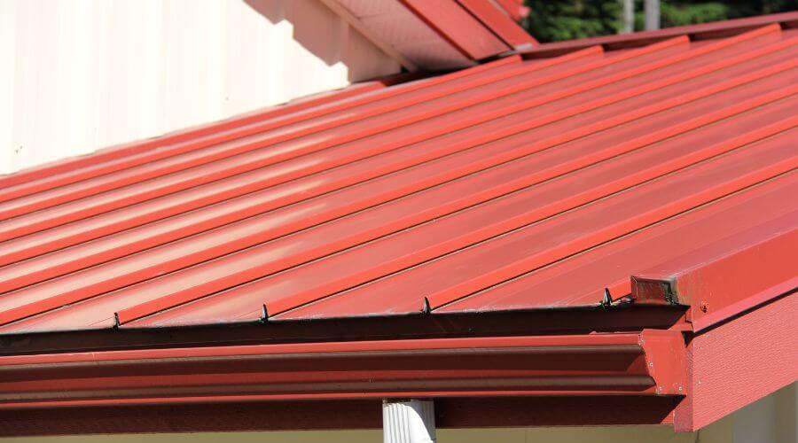 Professional gutter cleaning services in Rossville, KS